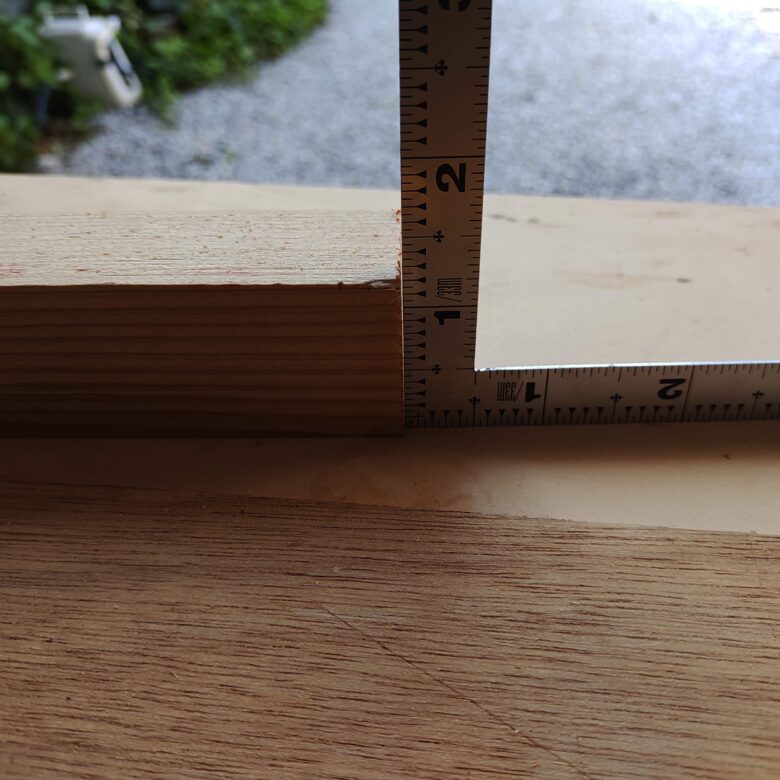 wood-cut-at-a-right-angle